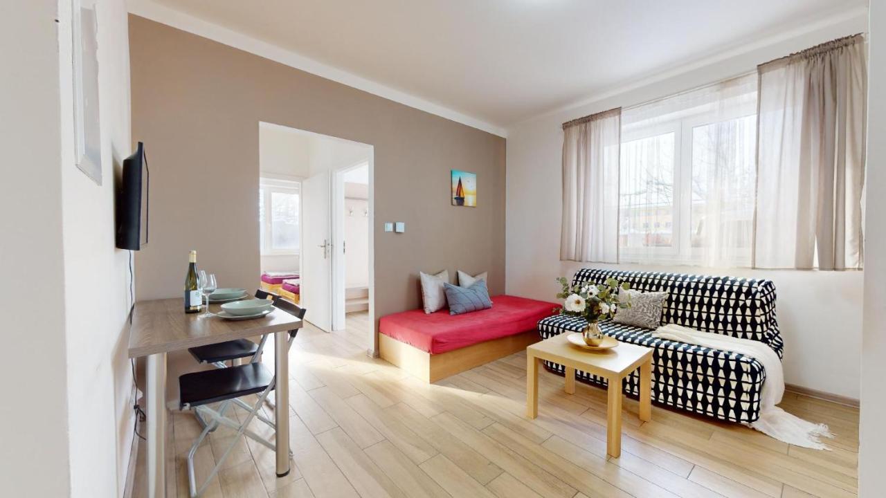 Apartman Dubova มิโลวิตเซ ภายนอก รูปภาพ