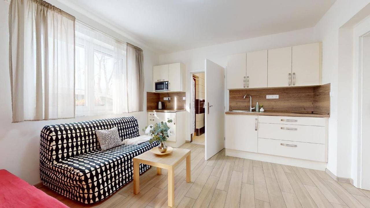 Apartman Dubova มิโลวิตเซ ภายนอก รูปภาพ