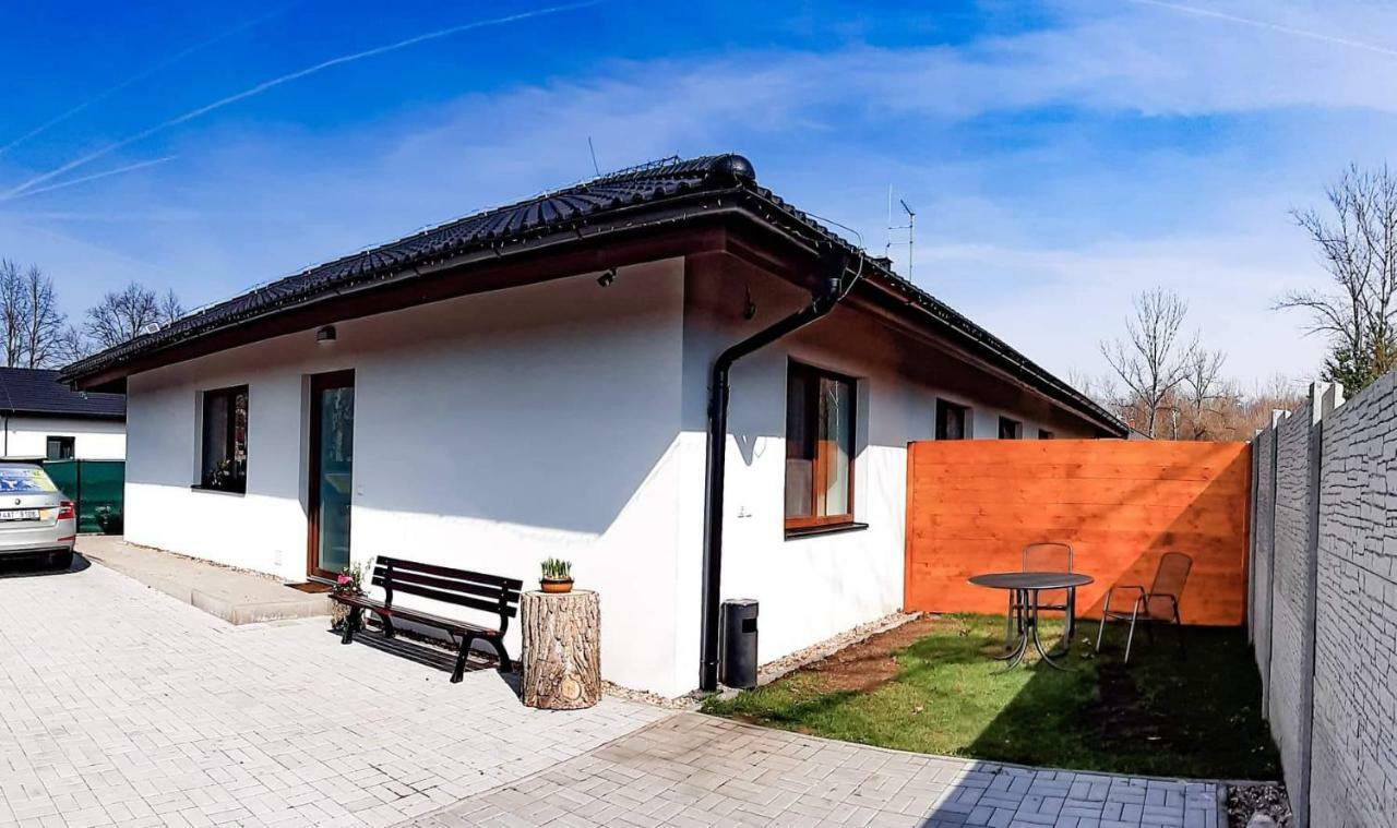 Apartman Dubova มิโลวิตเซ ภายนอก รูปภาพ