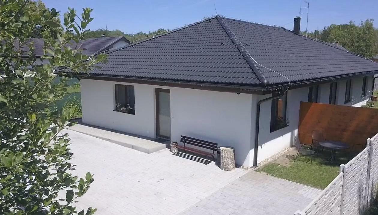 Apartman Dubova มิโลวิตเซ ภายนอก รูปภาพ